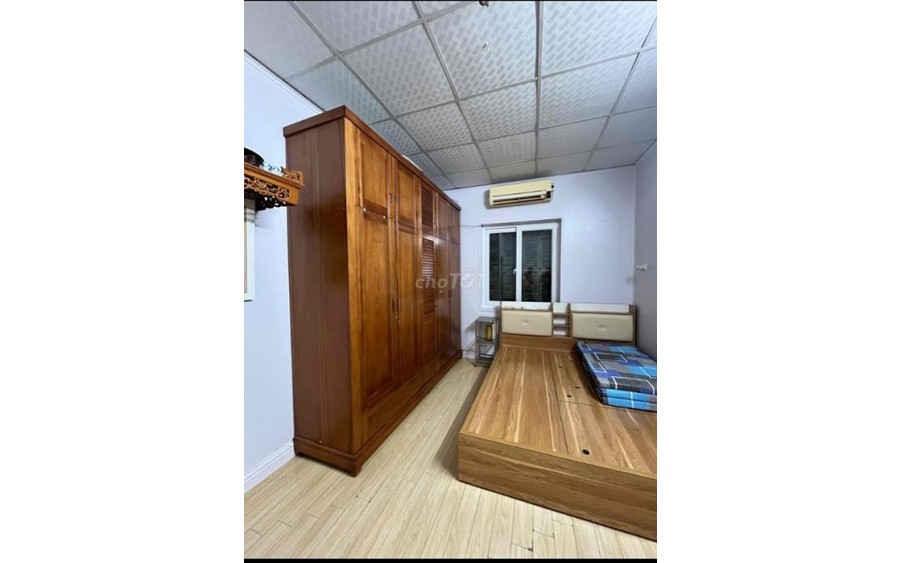 Tập thể tầng 4 D3 Nguyễn Công Trứ, Hai Bà Trưng. DT 20 m2 , 1 pn, giá chỉ 5 Triệu